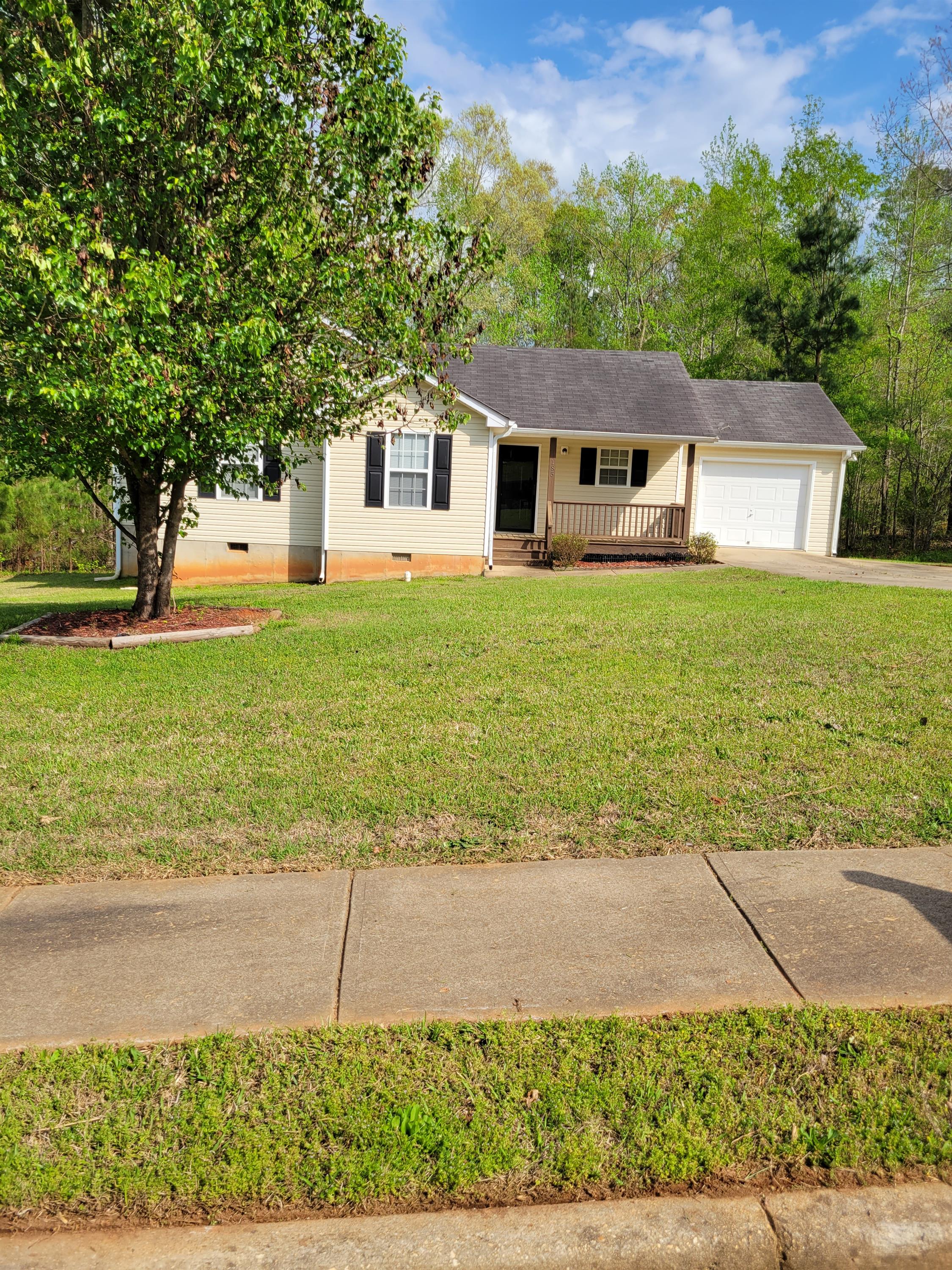185 Hunters Trace